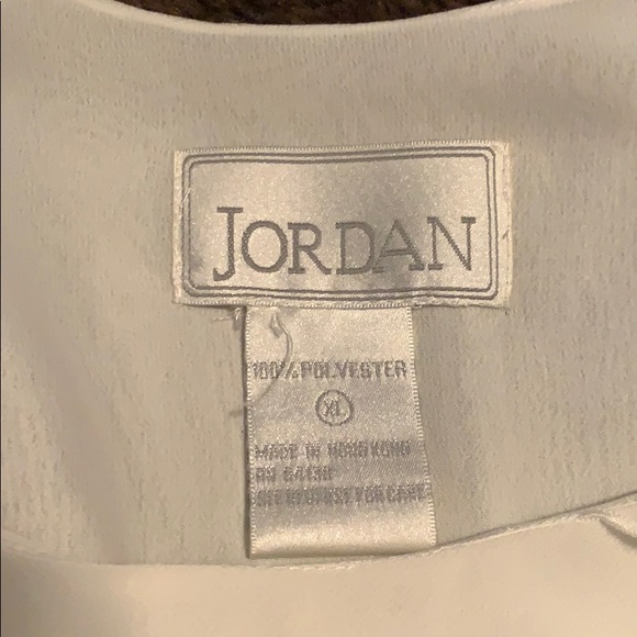 White Ruffle Sleeveless Blouse - Picture 5 of 10